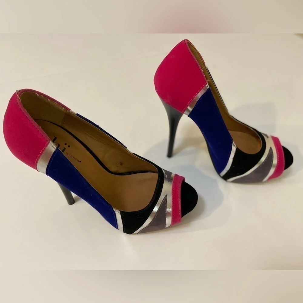 SHI By Journeys~Vibrant Faux Suede~Platform High Heel Stiletto~Peep Toe~Size 7.5